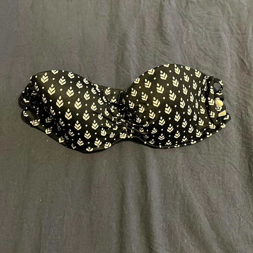 Strapless, black and white pattern bathing suit top